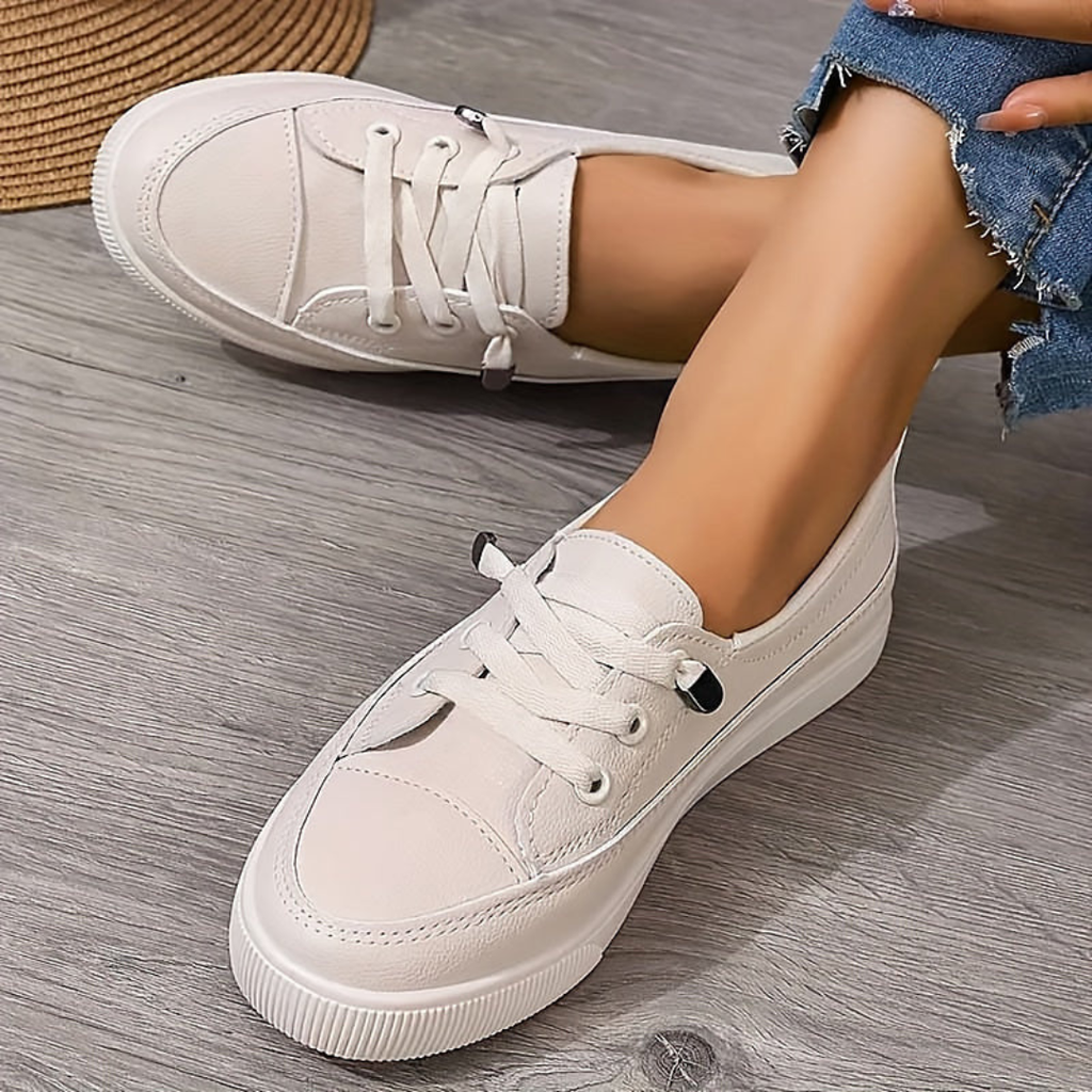 Sneaker Schnürer minimalistisch Beige