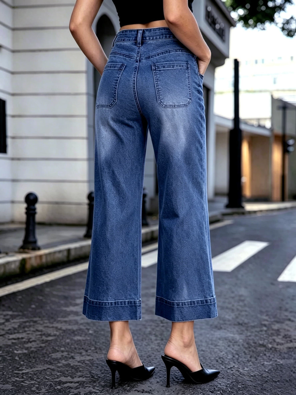 Cropped Schlagjeans mit hoher Taille im Wide-Leg-Schnitt