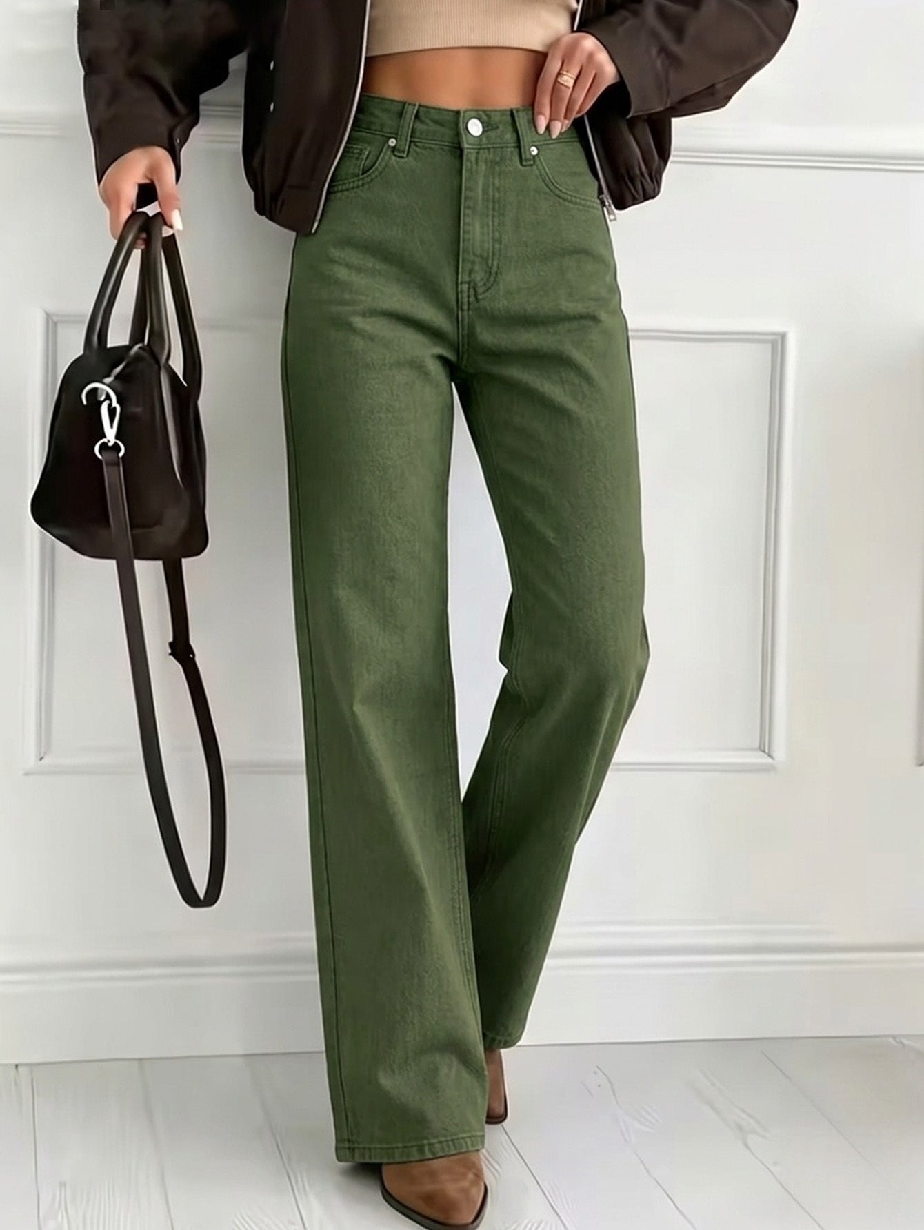 Gerade Slim-Fit Jeans in Armeegrün