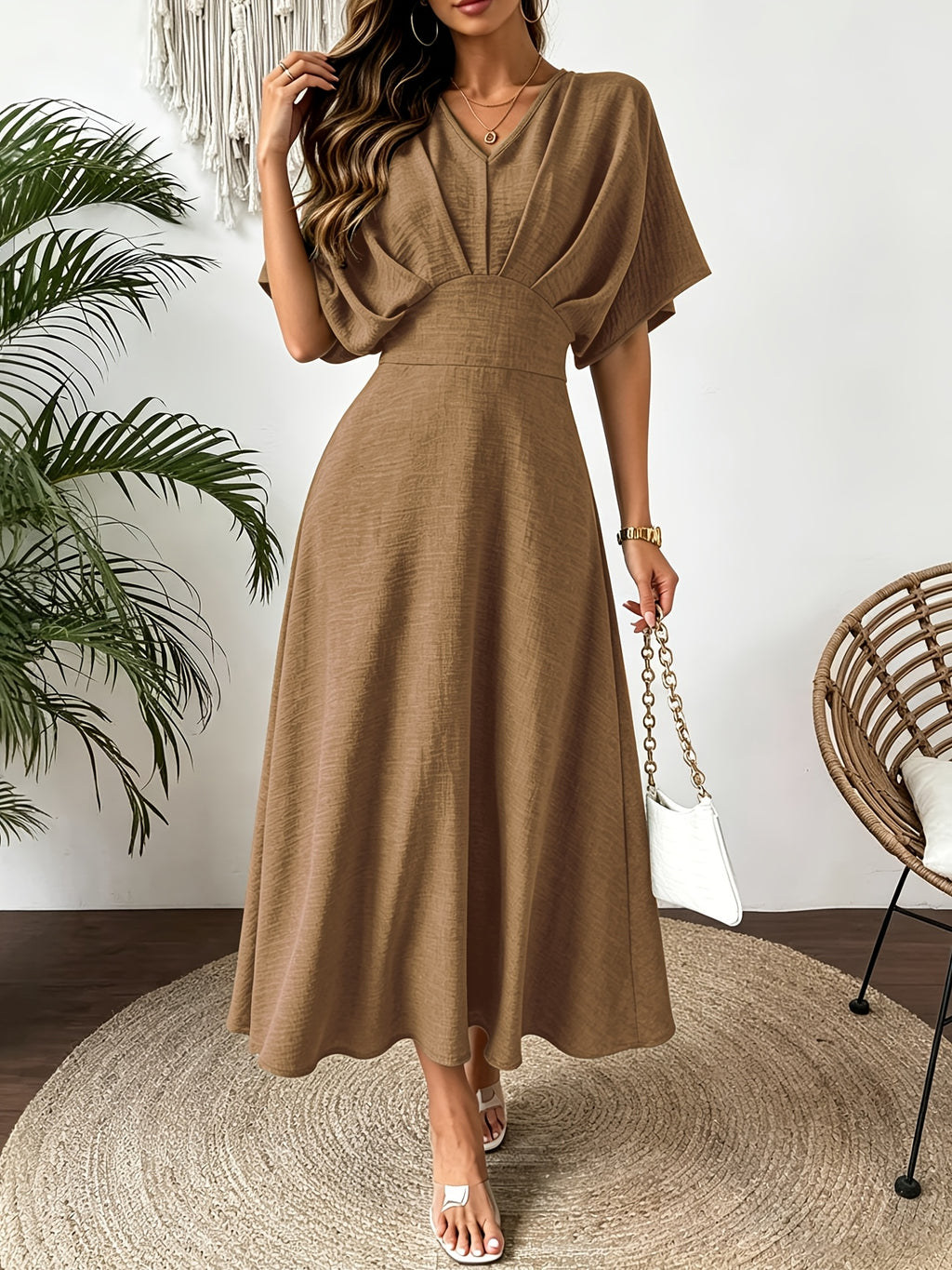 Elegantes Sommerkleid mit V-Ausschnitt und Fledermausärmeln