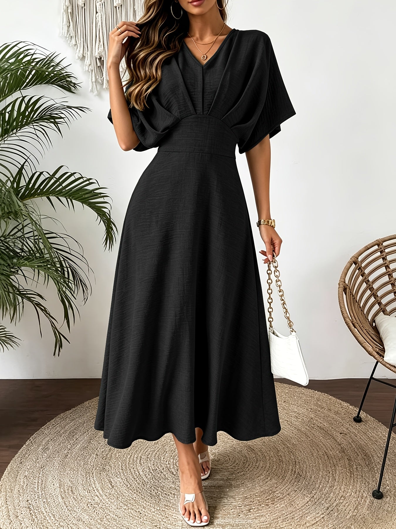 Elegantes Sommerkleid mit V-Ausschnitt und Fledermausärmeln