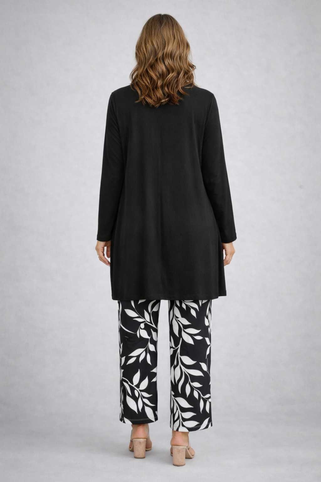 Dreiteiler Set Cardigan Oberteil und weite Hose Ansicht