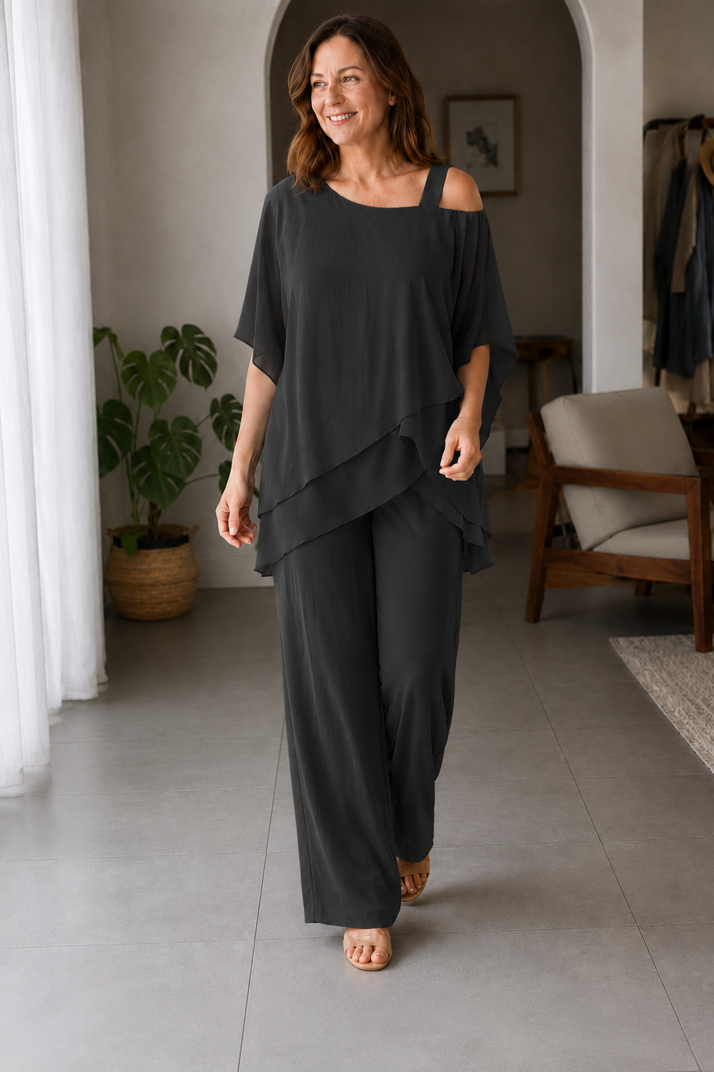Eleganter Cold-Shoulder Jumpsuit als Overall mit weitem Bein