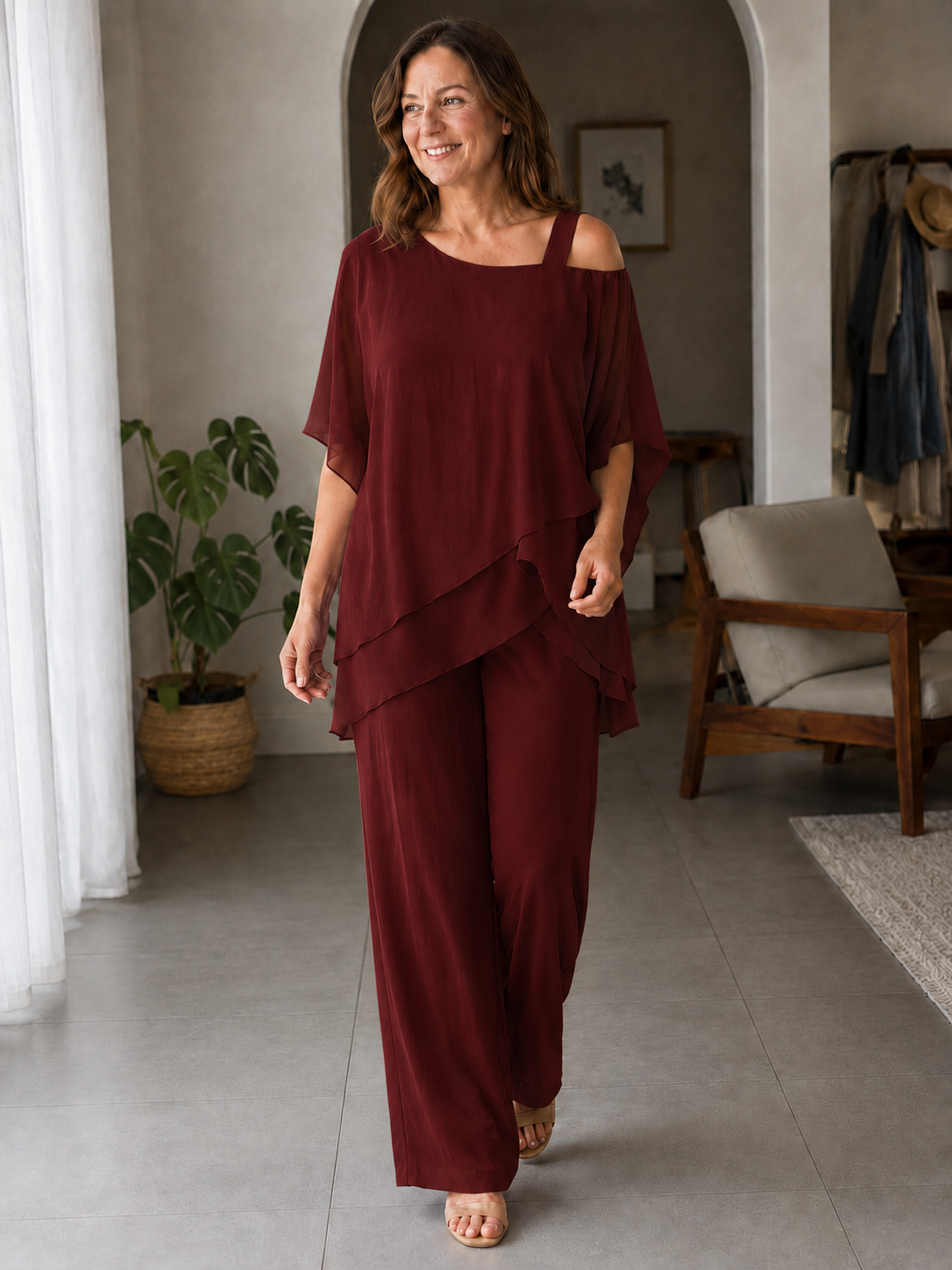 Eleganter Cold-Shoulder Jumpsuit als Overall mit weitem Bein