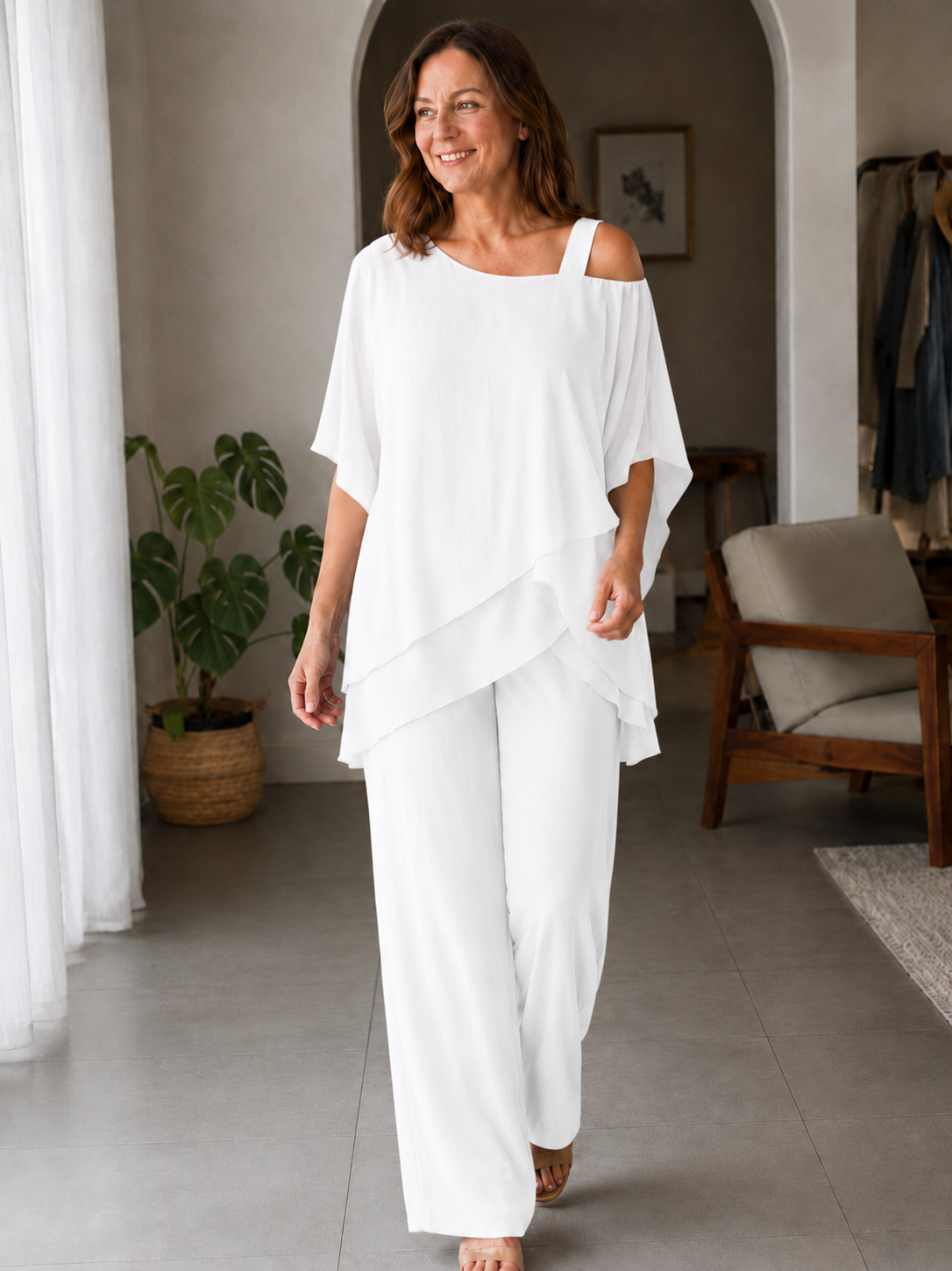 Eleganter Cold-Shoulder Jumpsuit als Overall mit weitem Bein