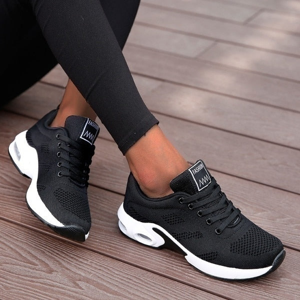 Orthopädische Sneaker mit bequemer Dämpfung