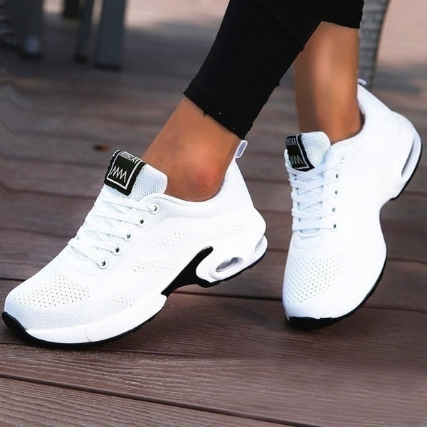 Orthopädische Damen Sneaker in Weiß mit sichtbarer Dämpfung