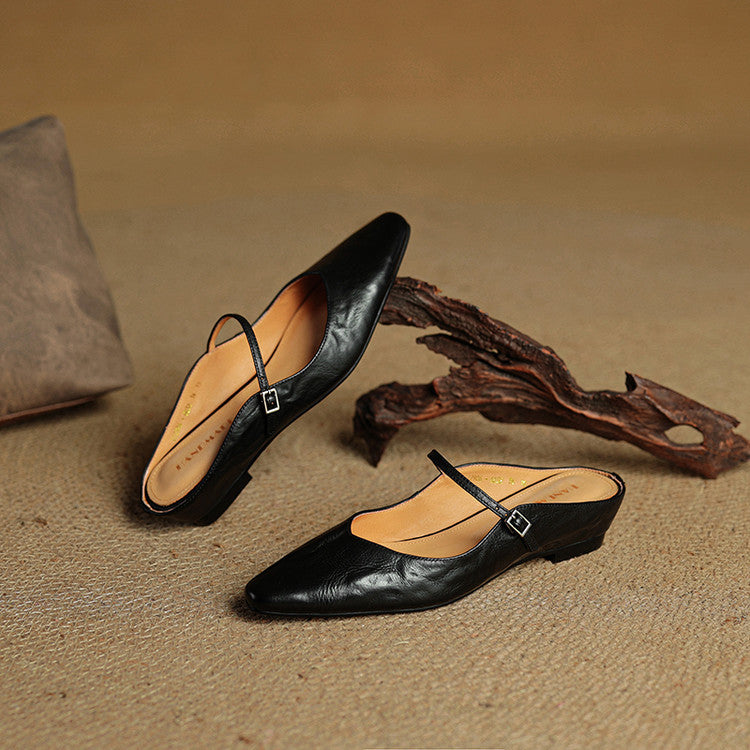 Slip-on-Mules aus Leder Fersendetail