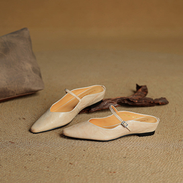 Slip-on-Mules aus Leder Nahaufnahme