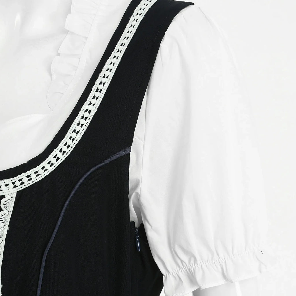 Bayerisches Dirndl Kleid als traditionelles Trachtenkleid mit Schürze